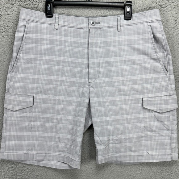 Greg Norman Attack Life Men Cargo Shorts 36 Grey Plaid Flat Front Casual Outdoor - Picture 1 of 7